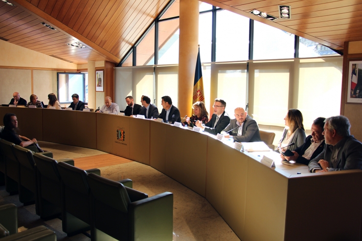 Una imatge de la sala del consell de comú de la Massana durant la reunió de cònsols celebrada aquest dimarts al matí.