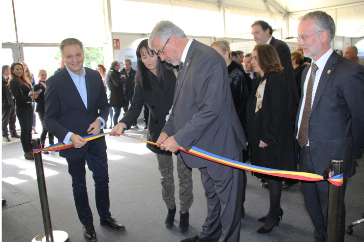 El conseller d'Obres, Urbanisme i Esdeveniments del comú de Sant Julià de Lòria, Joan Vidal, ha inaugurat aquest divendres Firesport, la Fira d'Esport, natura i turisme de muntanya.