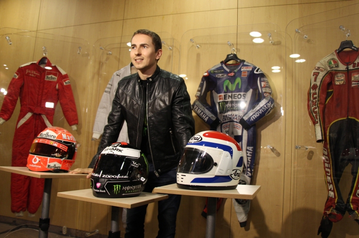 El pilot de motos, Jorge Lorenzo, durant la inauguració del Museu de les Estrelles.