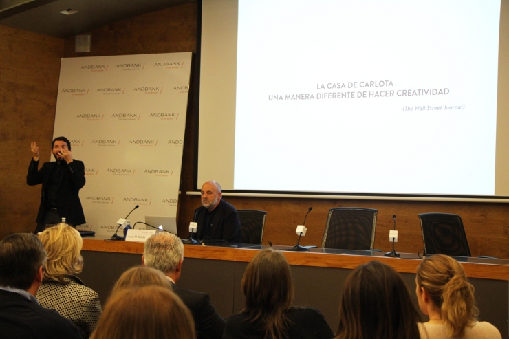 El fundador i director de l'estudi La Casa de Carlota, Josep Maria Batalla, en un moment de la presentació.