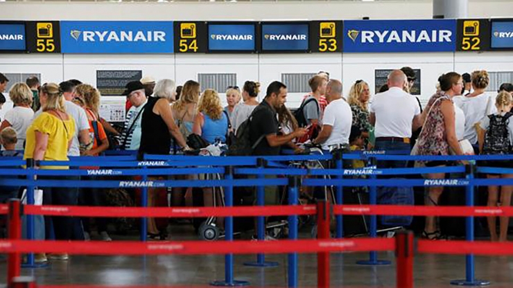 Ryanair va cancel·lar centenars de vols durant el mes de juliol.