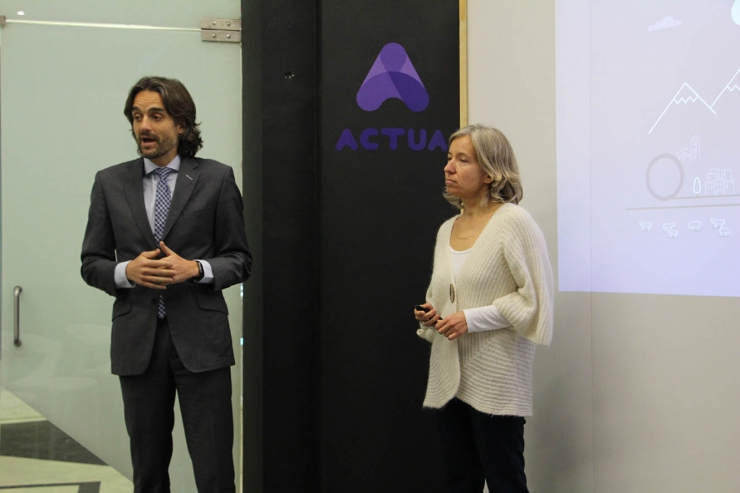 El secretari d’Estat per a la Diversificació Econòmica i la Innovació, Josep Maria Missé, i la directora d'Actua Empresa, Judit Hidalgo, durant la roda de premsa d'aquest dijous.