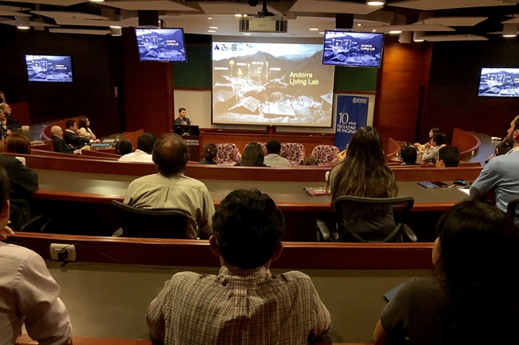 La conferència del director d’Actua Innovació, Marc Pons, ha omplert la sala de la universitat.