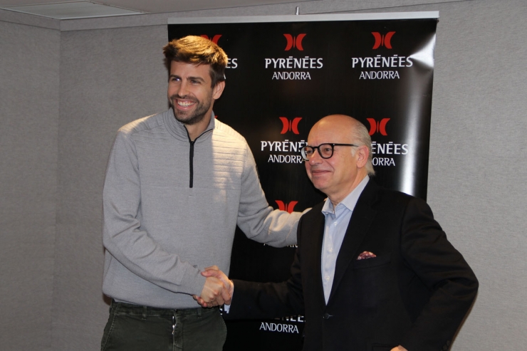 L'accionista de l'FC Andorra, Gerard Piqué, amb el propietari de Pyrénées, Patrick Pérez.