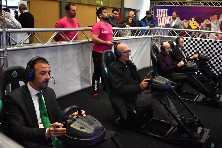 El ministre d'Ordenament Territorial, Jordi Torres; el cònsol menor  d'Escaldes-Engordany, Joaquim Dolsa; el rector de la Universitat  d'Andorra, Miquel Nicolau, i el director general d'Andorra Telecom, Jordi Nadal, en un dels jocs.