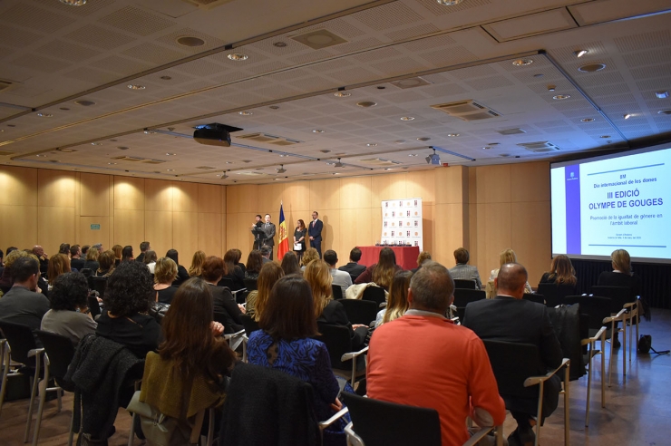 La sala del Centre de congressos d’Andorra la Vella, plena d’assistents durant la cerimònia d’entrega del guardó guardó Olympe de Gouges.