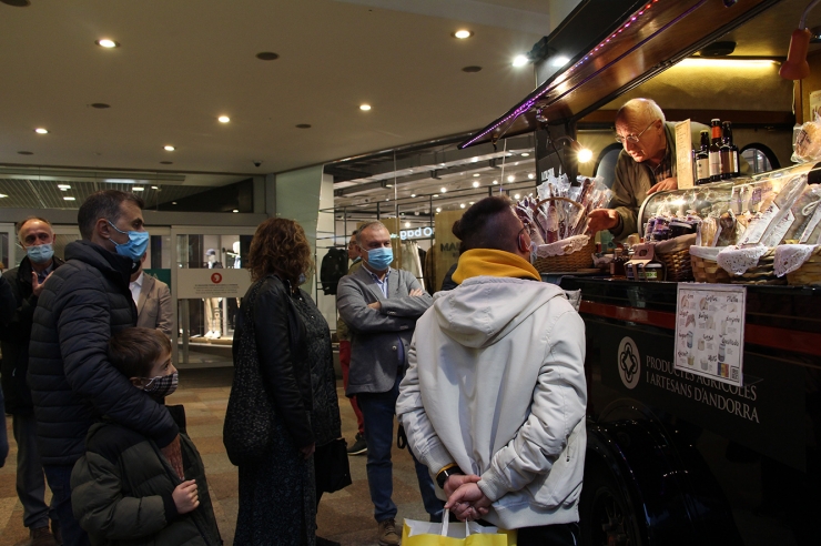 La 9a Mostra de productes agrícoles i  artesanals d'Andorra, a illa Carlemany.