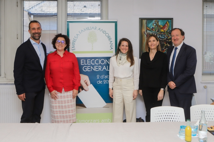 Els membres de l'EFA s'han trobat amb la candidata d'Acció, Judith Pallarés.