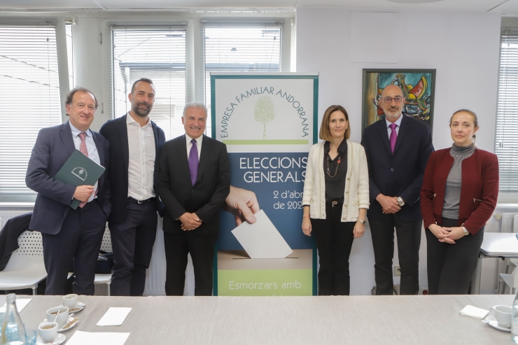 Els membres de l'EFA s'han trobat amb el candidat liberal Josep Maria Cabanes.