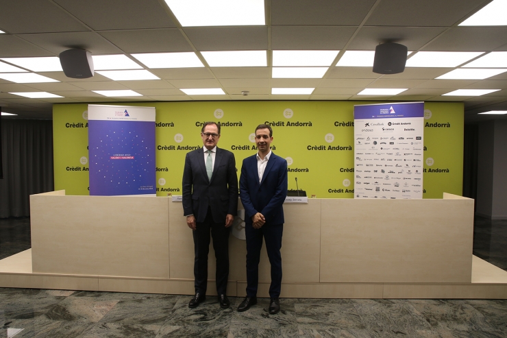 El conseller delegat de Crèdit Andorrà, Xavier Cornella, i el president de la Trobada Empresarial al Pirineu, Josep Serveto, durant la presentació de la 34a Trobada Empresarial al Pirineu.