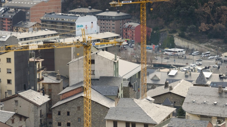 Les transaccions immobiliàries davallen durant el oprimer trimestre de l'any.