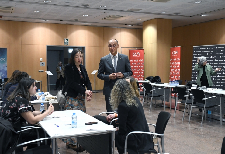 El secretari d’Estat d’Economia, Treball i Habitatge, Jordi Puy, durant la visita al Job Meeting.