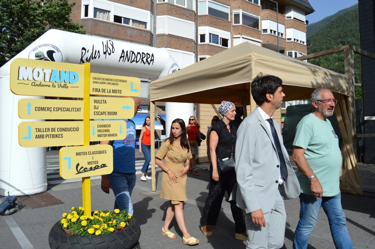 Les autoritats comunals d'Andorra la Vella visitant el Motand.