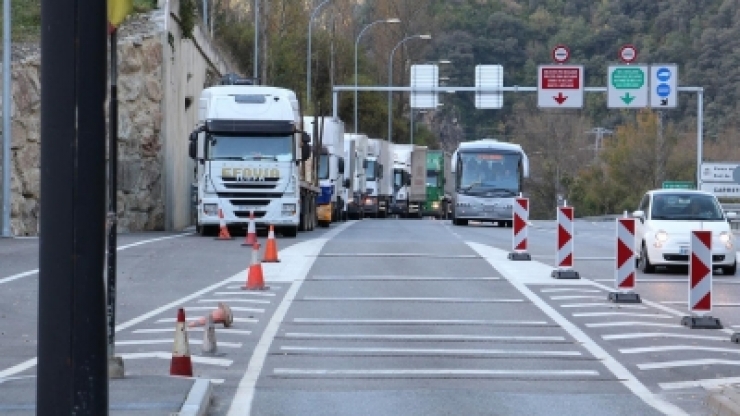 La sortida d'Andorra per la frontera hispanoandorrana.