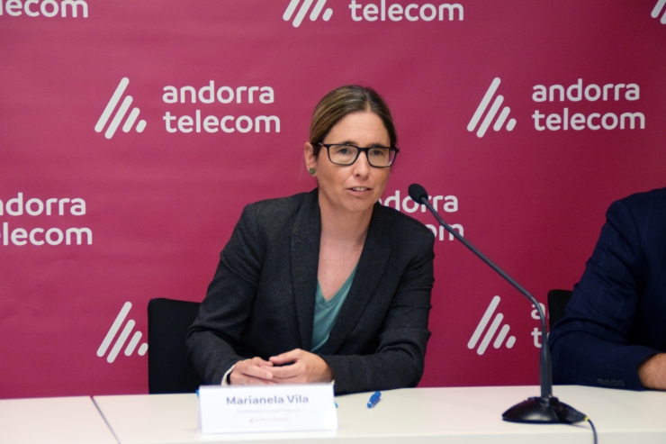 La presidenta d'Unicef Andorra, Marianela Vila, durant la presentació de la campanya 'Internet protegit'.