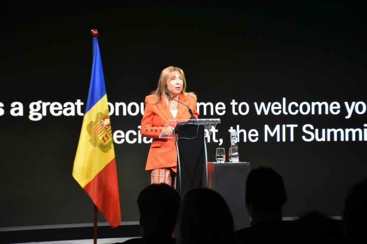 La ministra de Presidència, Economia Treball i Habitatge, Conxita Marsol, donant la benvinguda al City Science Summit 2024.