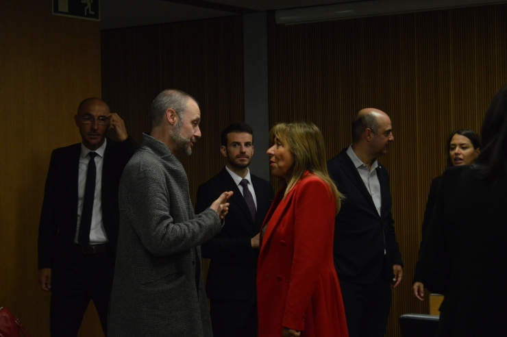 La ministra de Presidència, Economia, Treball i Habitatge, Conxita  Marsol, moments abans de la compareixença al davant de la comissió  legislativa d'Economia.