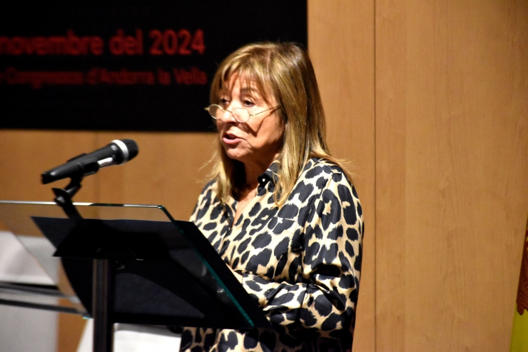 La ministra de Presidència, Economia, Treball i Habitatge, Conxita Marsol Riart, fent un discurs a la Jornada Internacionalització d'Andorra Business.