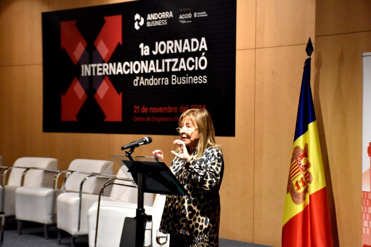 La ministra de Presidència, Economia, Treball i Habitatge, Conxita Marsol Riart, fent un discurs a la primera Jornada Internacionalització d'Andorra Business.