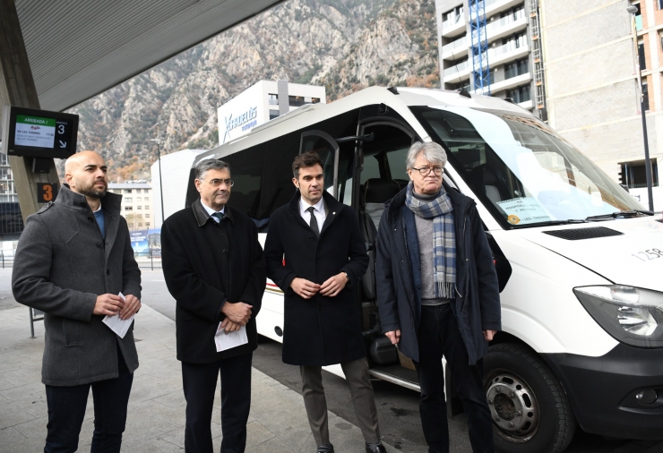 La presentació de la nova ruta d'autobús entre Andorra i Ax-Les-Thermes que s'ha presentat aquest dimarts.